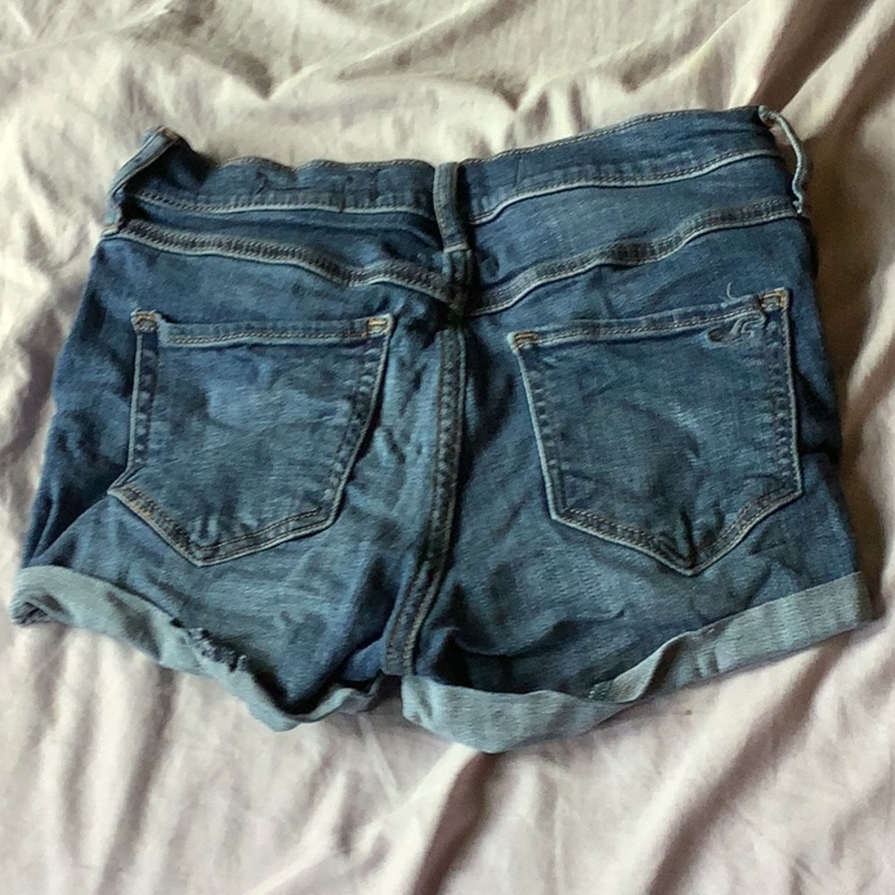 Hollister Women’s Distressed Jean Shorts - Picture 5 of 5